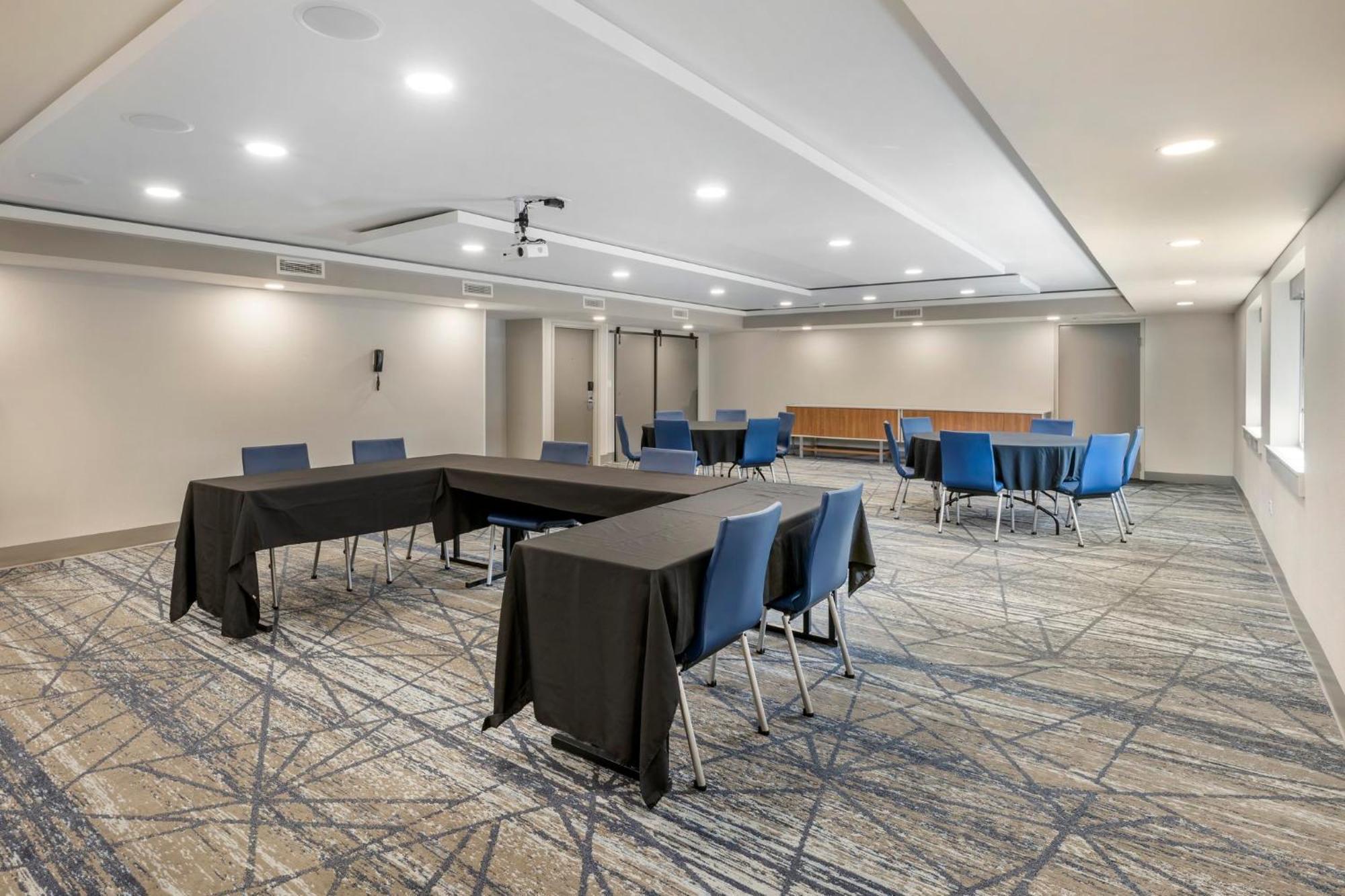 Holiday Inn Express Chicago-Downers Grove By Ihg Exteriér fotografie